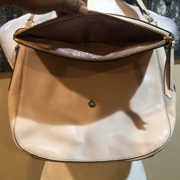Kate Spade Cream Pebble Leather Pre-Owned Shoulder Bag w/Chainlink Detailing - Picture 2 of 16